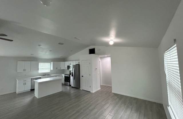740 Foxtail Street E Gallery 2