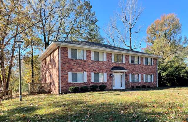 Charming 2 bedroom condo off of Jamestown Road! Available in August 2026! photos photos
