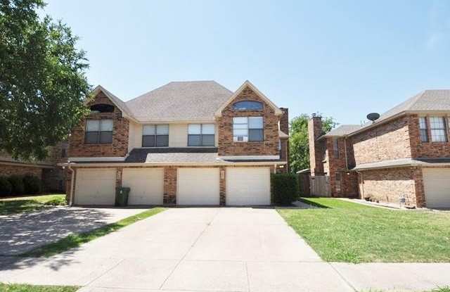 1251 W Hudgins Street - 1251 West Hudgins Street, Grapevine, TX 76051