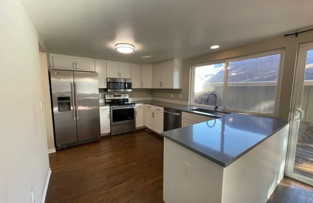 7510 Rosemary Circle Gallery 2