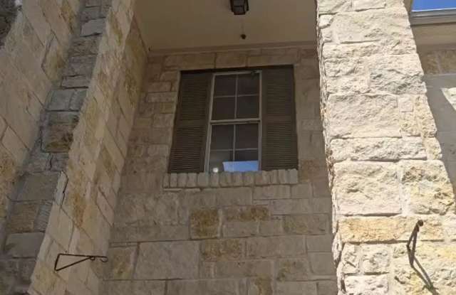 Room in 4 Bedroom Home in Pflugerville Gallery 1