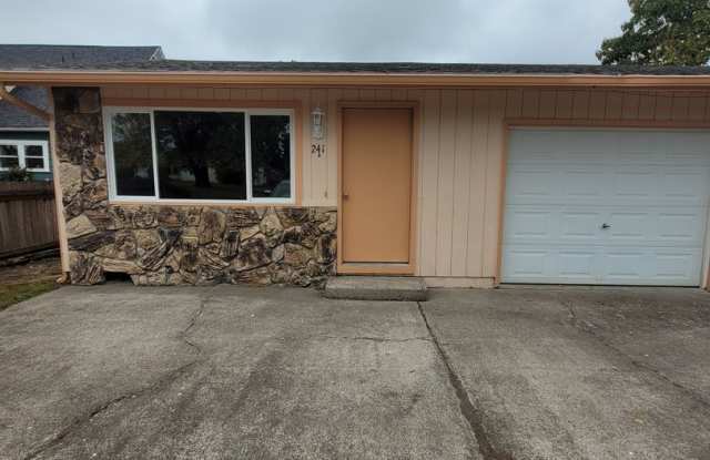Newly Renovated Pet Friendly 2 Bed Duplex Home with a Garage (Jefferson) - 241 Santiam Street, Jefferson, OR 97352