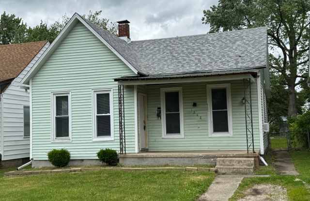 BIG YARD, BIG CHARM! 2 bed/1 bath home in 1248 Ledlie photos photos