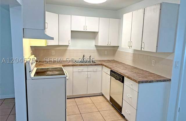 12096 Dolphin Dr Gallery 4