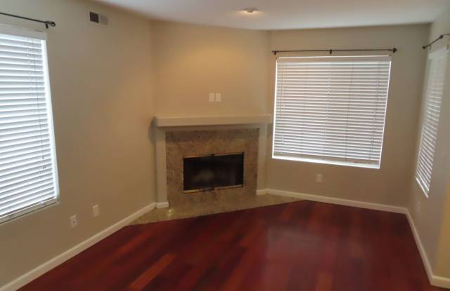 One Bedroom Condo in the Heart of Hillcrest with IN-UNIT Washer  Dryer photos photos