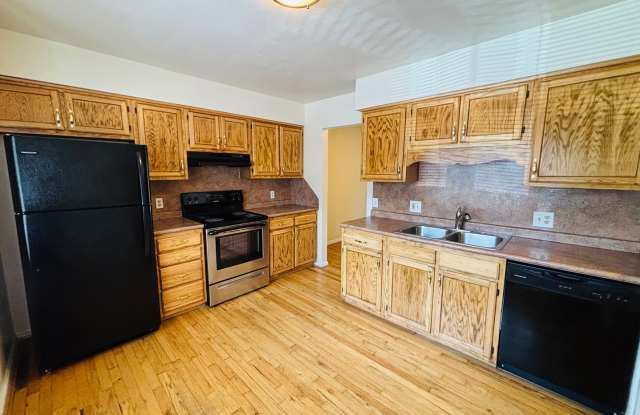 4 Bedroom, 3.5 Bath Townhouse Gallery 3