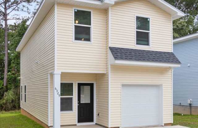 Spacious 4-Bedroom Townhome photos photos