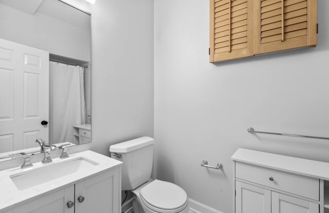 2725 Magnolia St photos photos