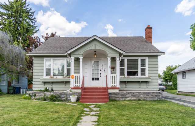 3 Bed 1 Bath Single Family Home on Spokane South Hill! photos photos