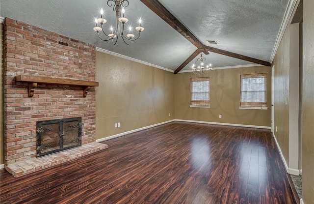 8217 Golden Oaks Road Gallery 2