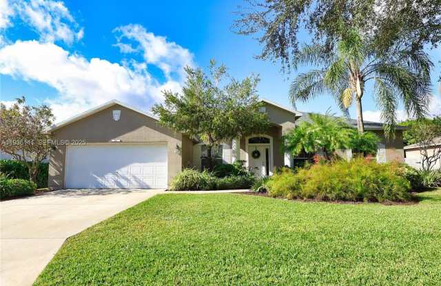 143 SW 37th Dr SW photos photos