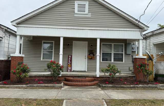Downtown Wilmington Home, 3 Bedrooms | 1 Bathroom, $1,700/month | Move-in Ready photos photos
