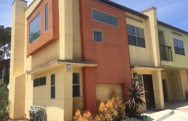 654 W 18th Street - 654 West 18th Street, Costa Mesa, CA 92627