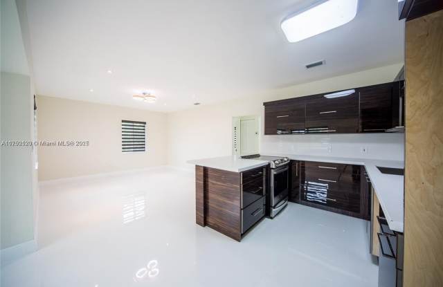 1748 NE 180th St - 1748 Northeast 180th Street, North Miami Beach, FL 33162