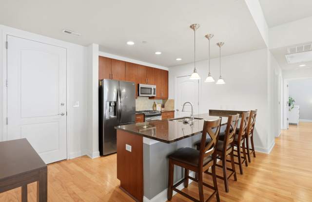 701 Royal Court - 601601 Gallery 3