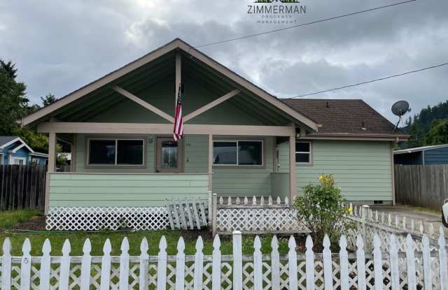 3 bedroom, 1 1/2 bathroom House in Thurston neighborhood photos photos