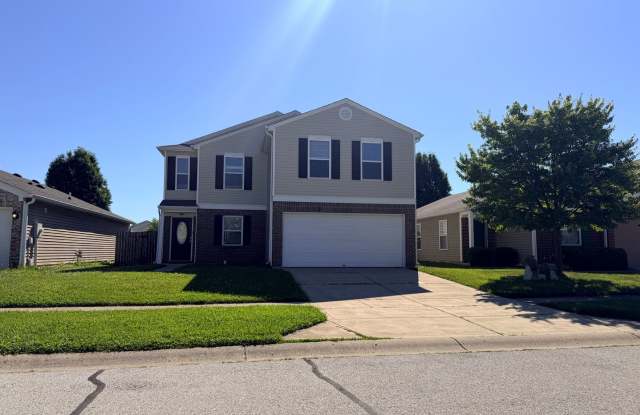 Now Showing: 4 Bedroom / 2.5 Bath located at 1723 Elijah Blue Dr. in Greenwood, IN. photos photos