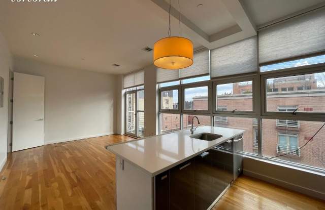 310 Bedford Avenue Gallery 2
