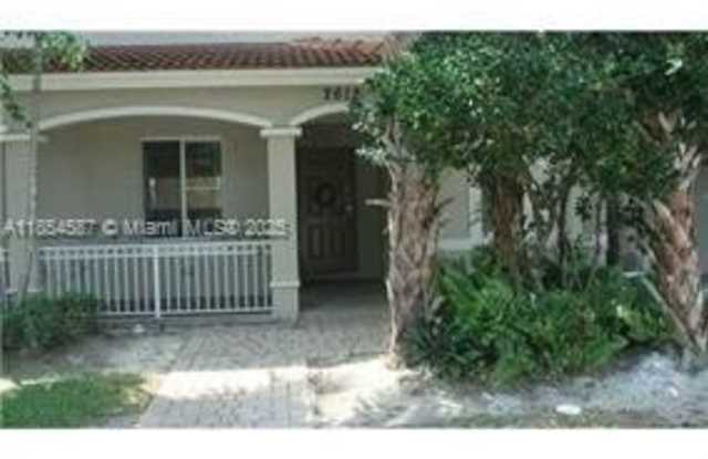2612 SW 82nd Ave photos photos