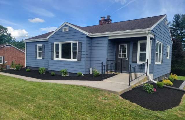 Charming 3+ Bedroom 3 bath Ranch in Mechanicsburg School District - 33 Gettysburg Pike, Cumberland County, PA 17055