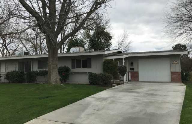 Charming 2-Bedroom Home in Kern City – 55+ Community! Gallery 1