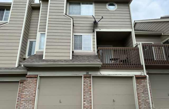 Spacious 2 Bed 2.5 Bath in the heart of Indian Creek Gallery 3