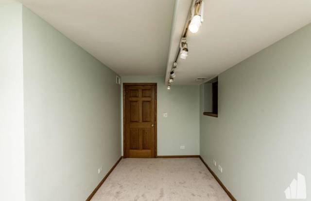 4625 N Dover, Gallery 3
