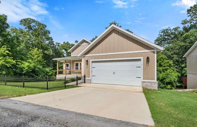 Fresh, Modern, and Minutes from Nature! Gallery 3