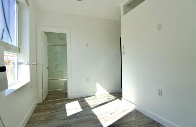 1036 SW 5th St photos photos