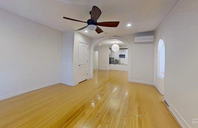 2 bedroom / 1 bath ~ Downtown Charleston photos photos