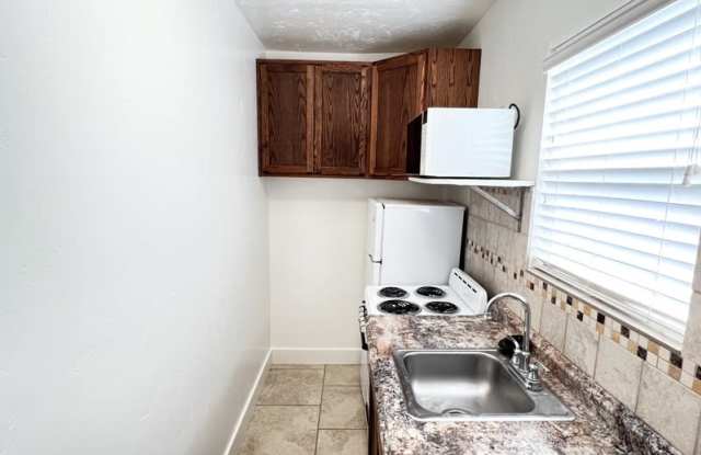 1105 South State Street - 18 photos photos