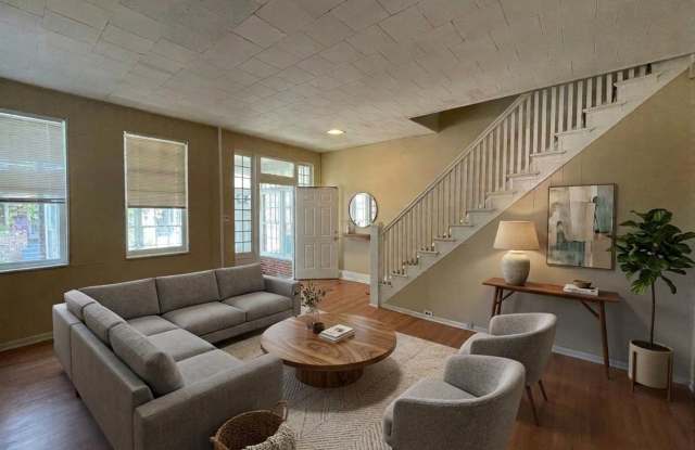 3 Bedroom Single Family Home Located in Harrisburg- Includes Bonus Room/Office! photos photos