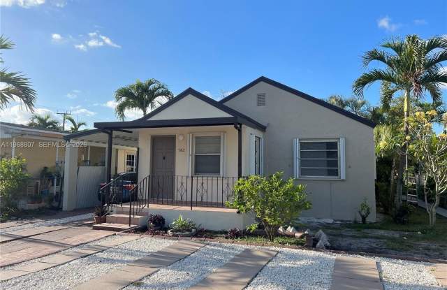 582 E 18th St photos photos