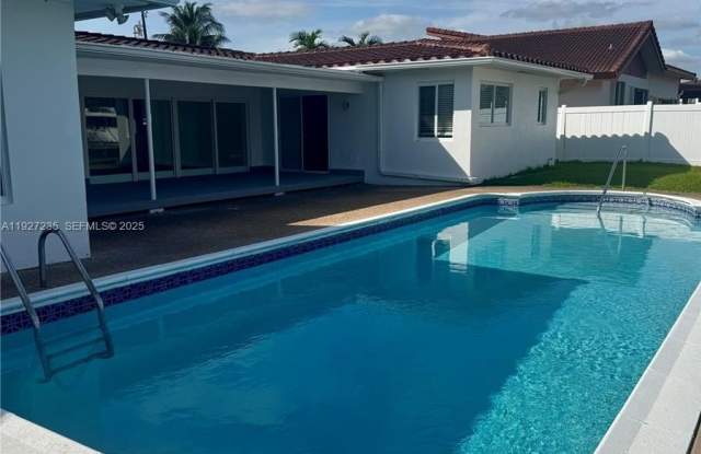 16453 NE 33rd Ave photos photos