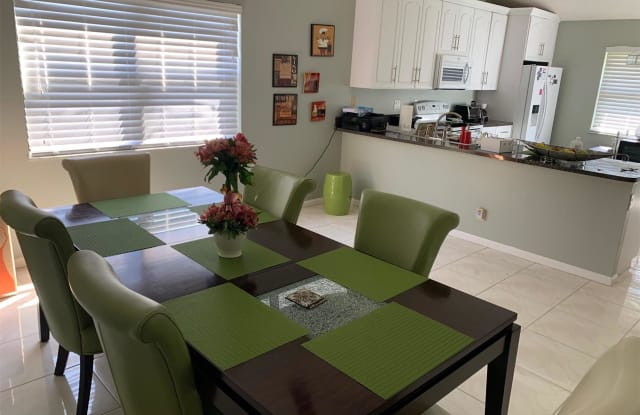 188 Ponce De Leon Street - 188 Ponce De Leon Street, Royal Palm Beach, FL 33411