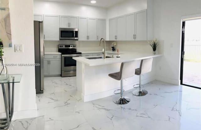 10162 SW 228th Terrace, Miami, FL 33190 - 1989 Gallery 1