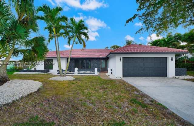 3352 Lakeview Blvd photos photos