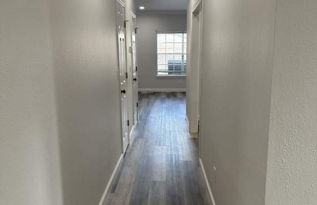 3731 Riverside Dr Gallery 3