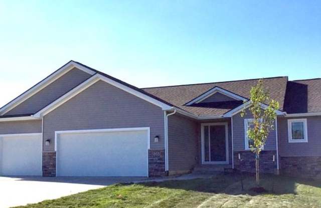 5355 Pleasant Ridge Rd - 5355 Pleasant Ridge Rd, Pleasant Hill, IA 50327