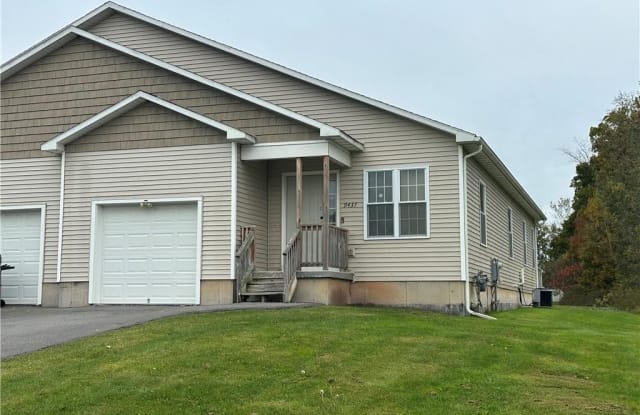 9437 Chalkstone Course - 9437 Chalkstone Course, Brewerton, NY 13029