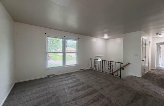 1208 South Mayview Avenue Gallery 3