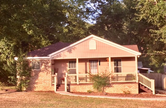 8640 Club Dr - 8640 Club Drive, Douglasville, GA 30134