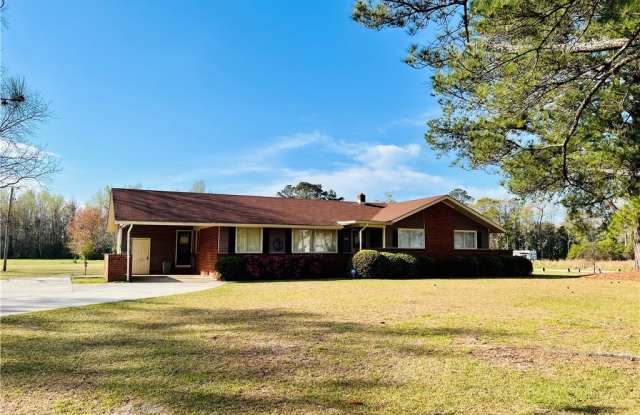 2878 E Elizabethtown Road - 2878 East Elizabethtown Road, Lumberton, NC 28358