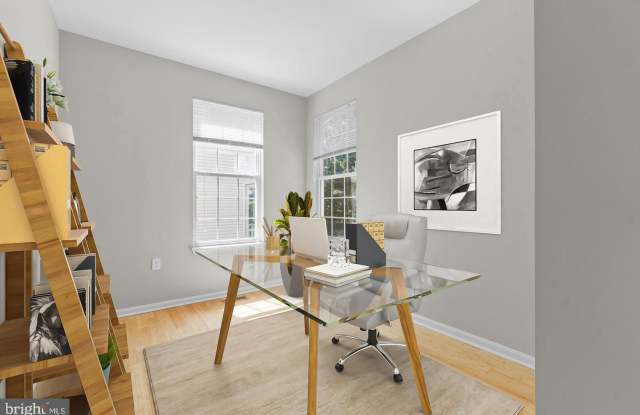 519 ENSEMBLE Court Gallery 4