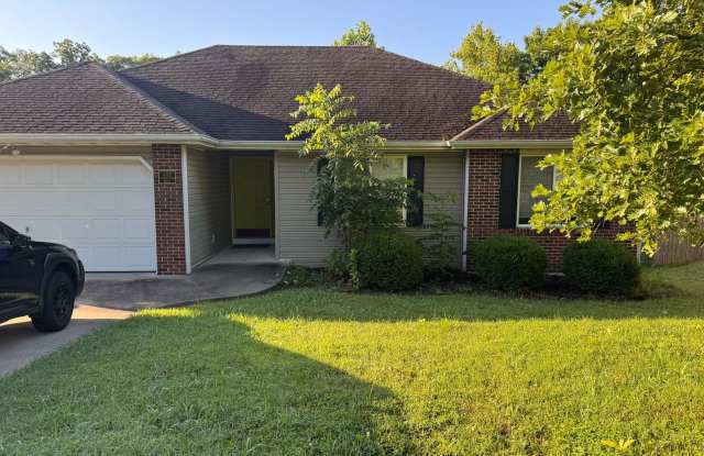 4 bed/ 3 bath Single Family Home Gallery 1