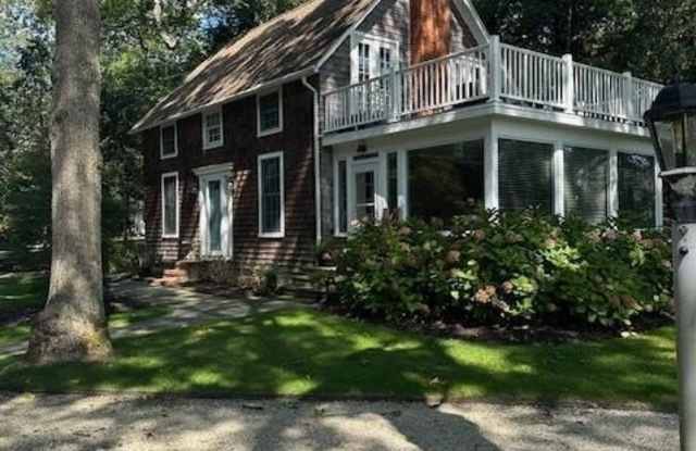 8070 Peconic Bay Boulevard photos photos