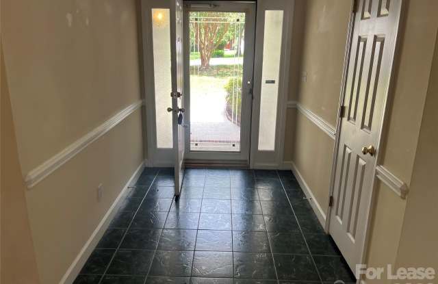 2919 Springs Drive Gallery 3
