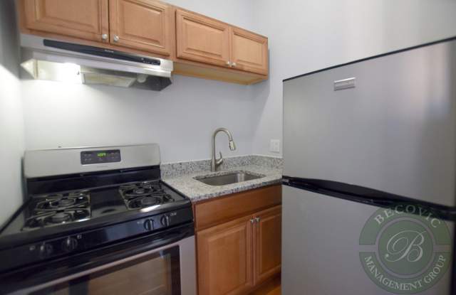 7456 N Greenview Ave photos photos