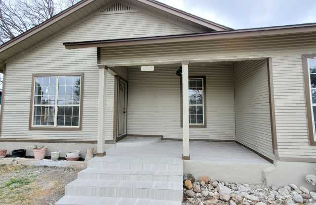 1923 W Poplar (134 Albert St House) Gallery 3