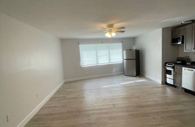 1508 Dolphin St photos photos